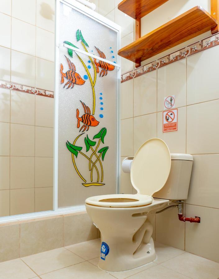 Cucuve Eco Hostal Puerto Baquerizo Moreno Exteriör bild