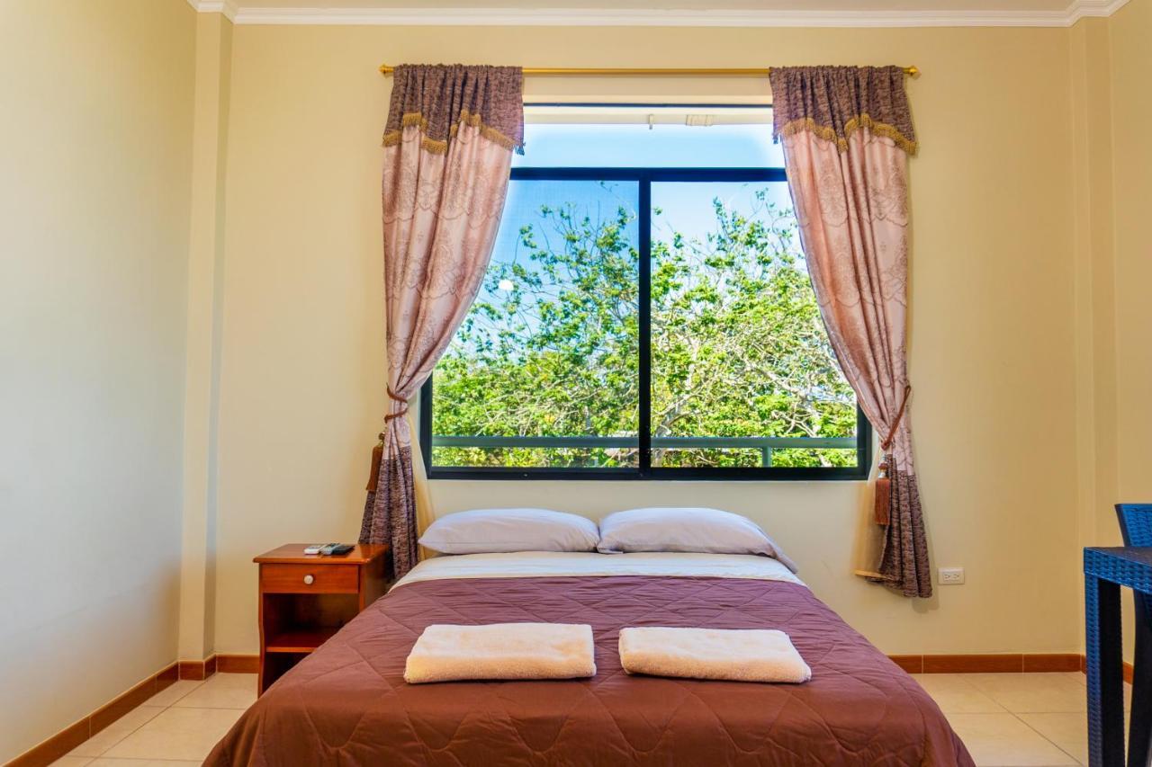 Cucuve Eco Hostal Puerto Baquerizo Moreno Exteriör bild